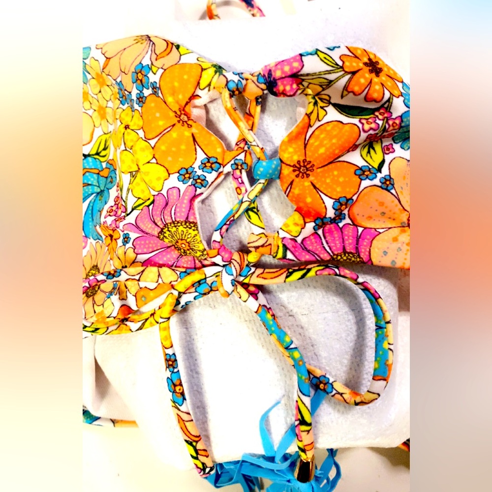 Woman’s floral ruffled Bikini Set Size XL New! - Picture 4 of 5